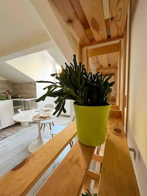 Wood 20 Apartment Milan
