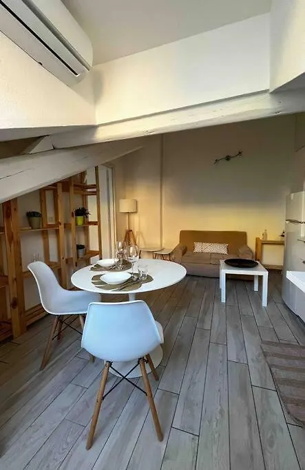 Wood 20 Apartment Milan